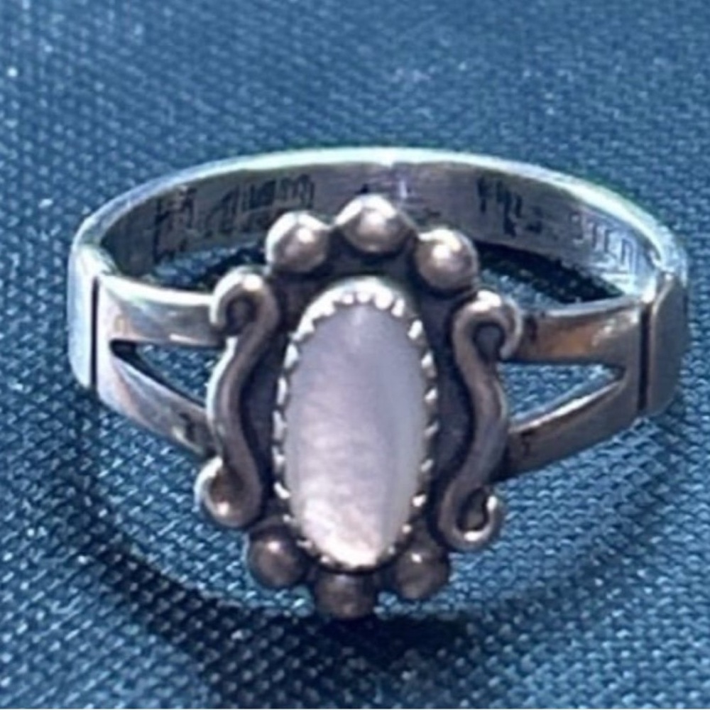 Sterling Mother of Pearl Vintage Ring